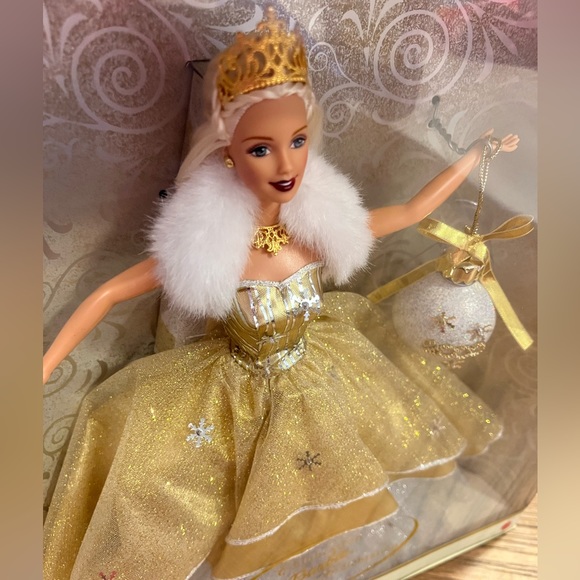 2000 Millennium Celebration Barbie - Picture 7 of 7